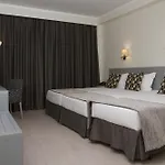 酒店 波尔图盖亚黑郁金香酒店 4*