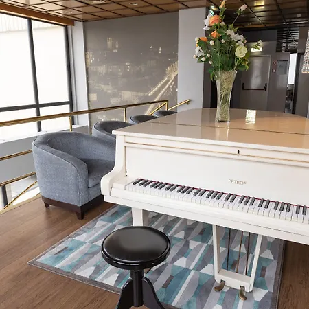 Black Tulip - Porto Gaia Szálloda Vila Nova de Gaia